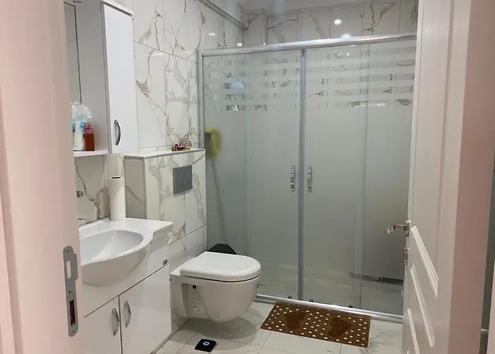 Cleopatra & Luxus And Modern